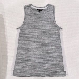 Banana Republic Sleeveless Gray and White Top Size Small